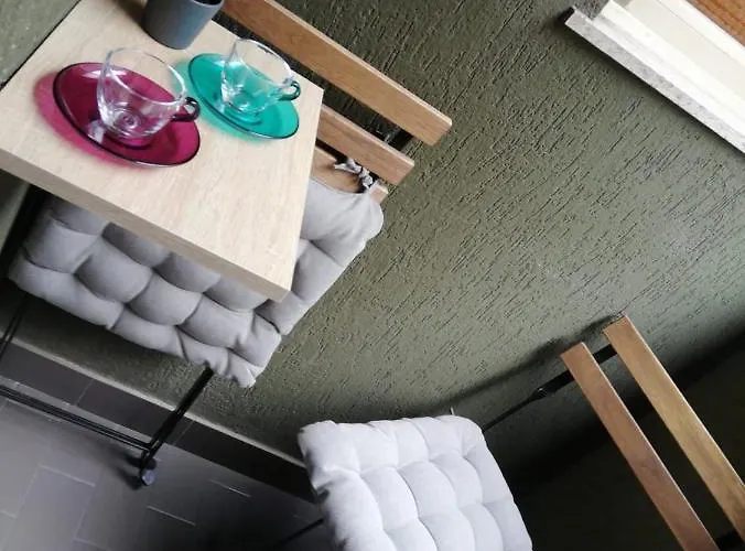 Matt5, Il Tuo Angolino Triestino Nyaraló